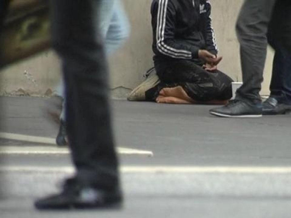 Arrêté municipal anti-mendicité à Nice: "une guerre contre les pauvres"? - 16/04