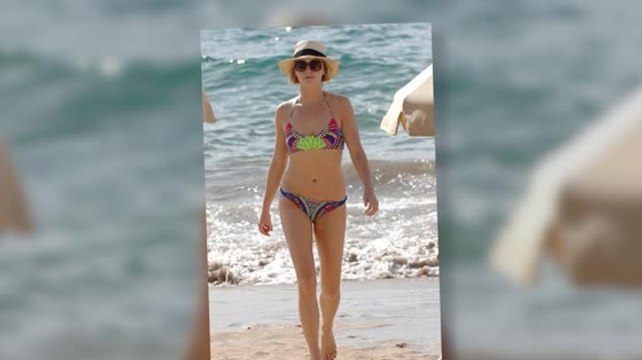 Vampire Diaries Star Candice Accola Enjoys Hawaii