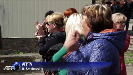 Slaviansk fête les mystérieux soldats arrivés côté pro-russe