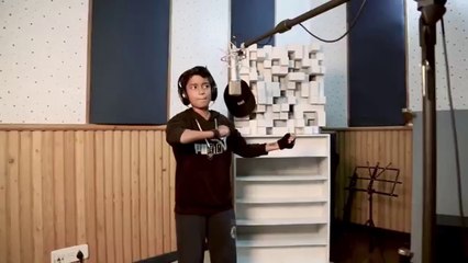 Blue Eyes copy like honey singh  2014