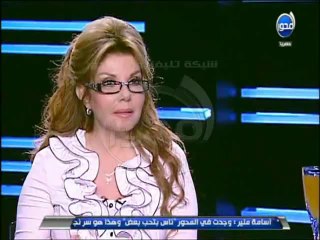 بين اتنين  ام صافينار تضربها علقة ساخنة على المسرح وهى بترقص