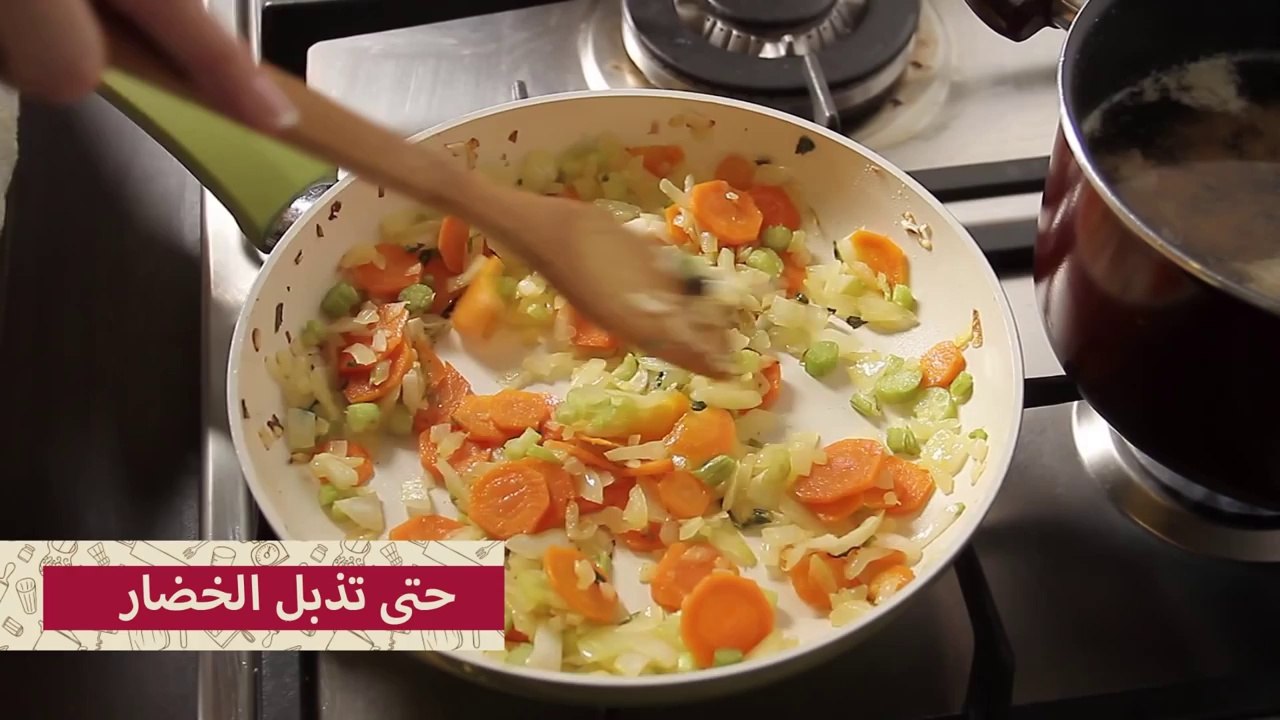 طريقة عمل شوربة لسان العصفور بالدجاج