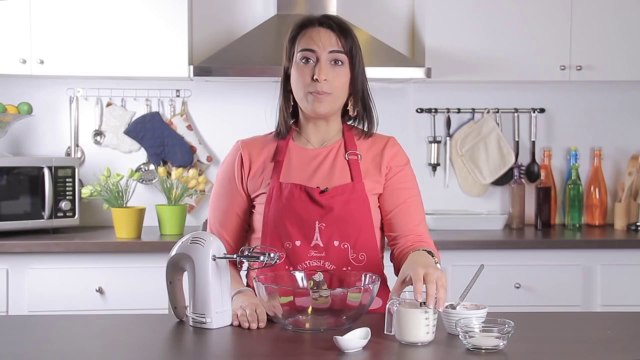 طريقة عمل سويس رول بكريمة الفراولة _ مع فاطمة