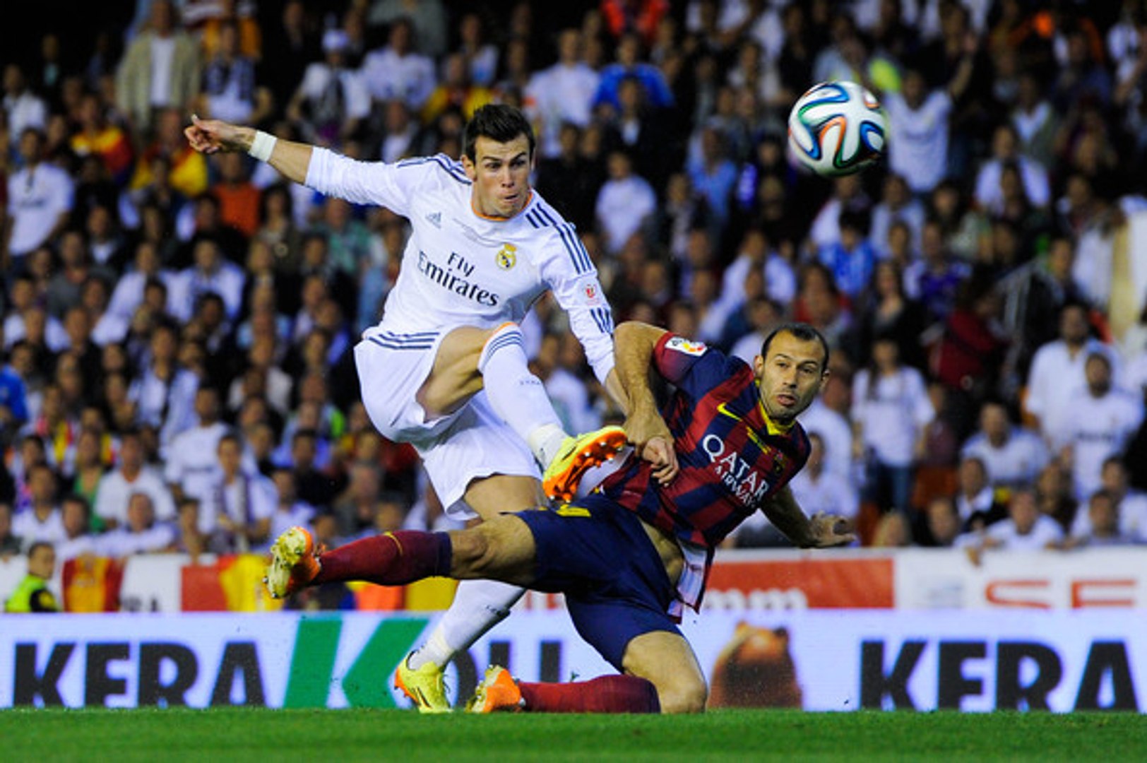 Gareth Bale Amazing Goal Real Madrid 2 1 Barcelona Final Cop Video Dailymotion