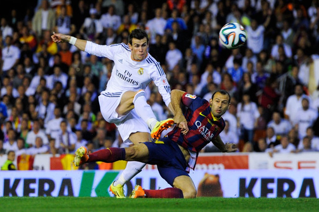Gareth Bale Amazing Goal Real Madrid 2-1 Barcelona Final Cop
