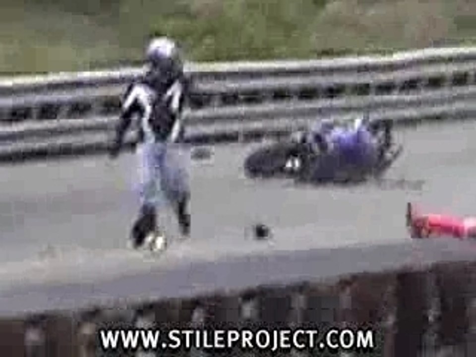 Crash moto destroy...