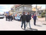 Teverola (CE) - Cub, i lavoratori bloccano Via Roma (16.04.14)