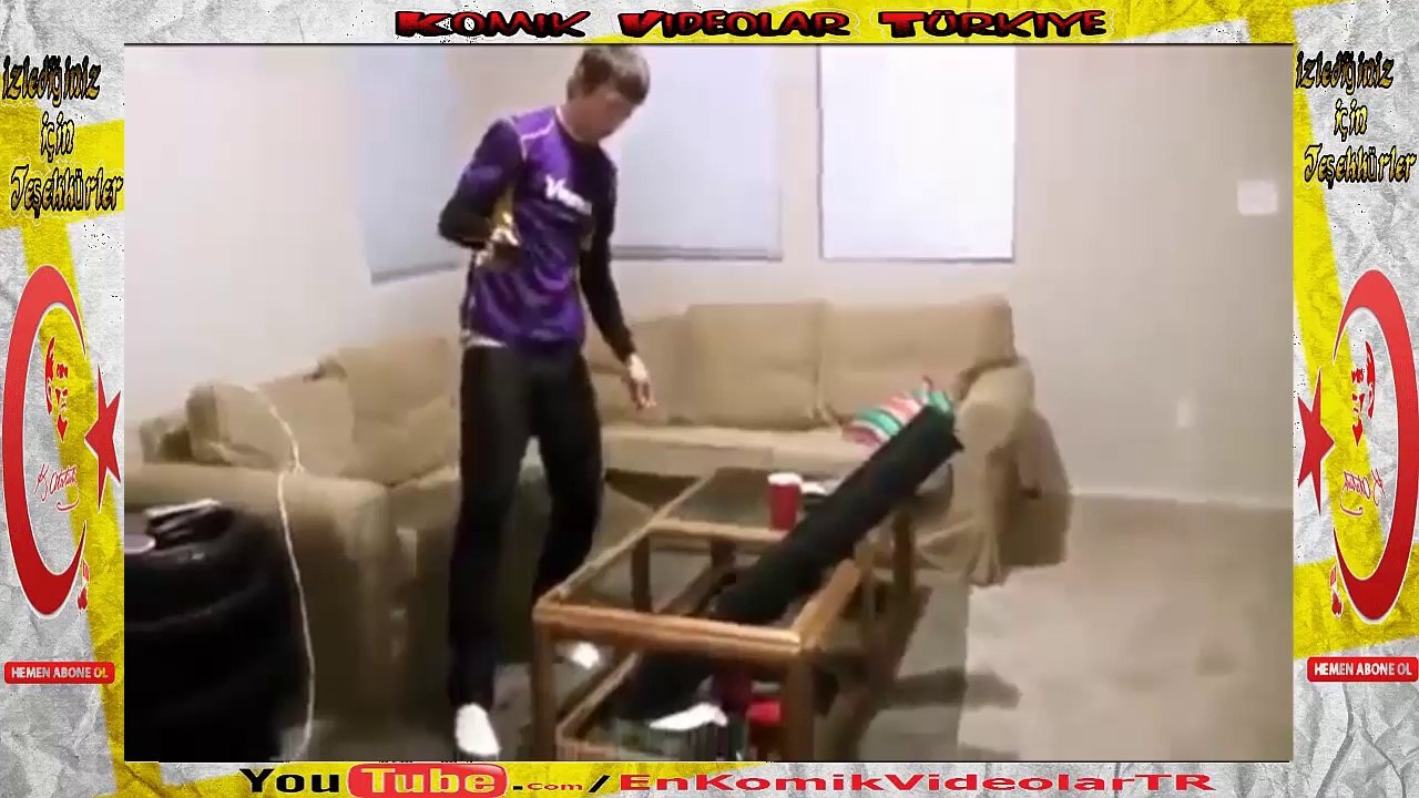 Fanatizm 'in Dibine Vuran Holigan Geç Evi Yıktı  Gol Yiyince  ( Komik Video )