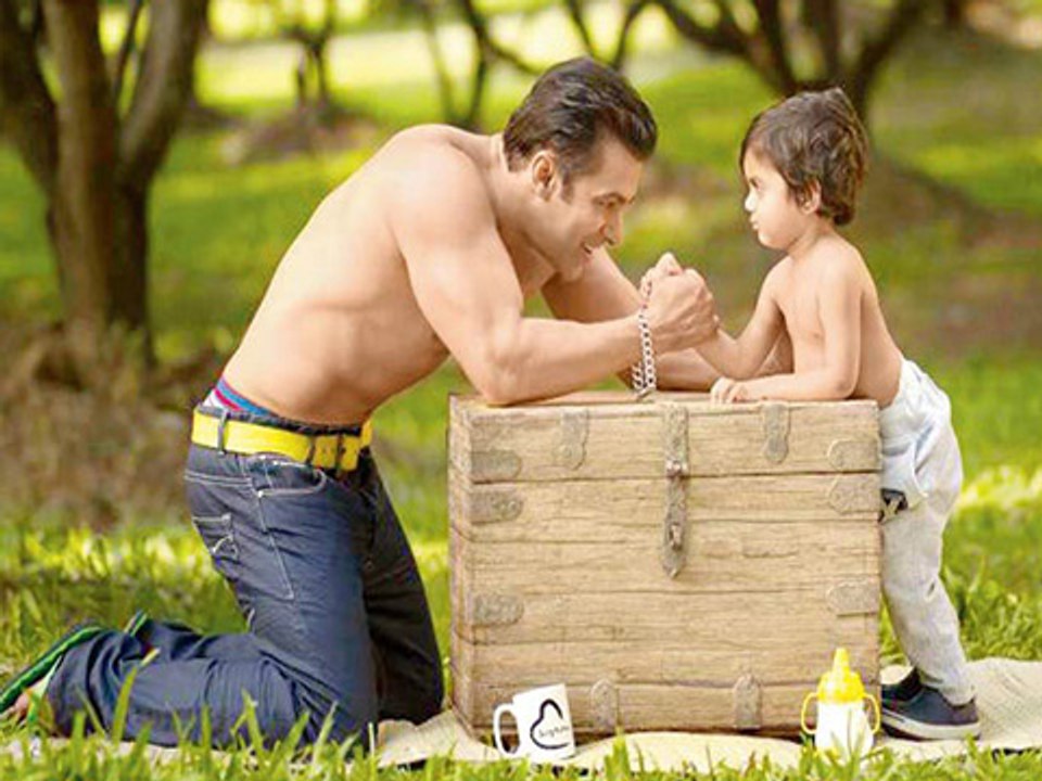 Salman Khan Arm Wrestles With His Nephew Yohan