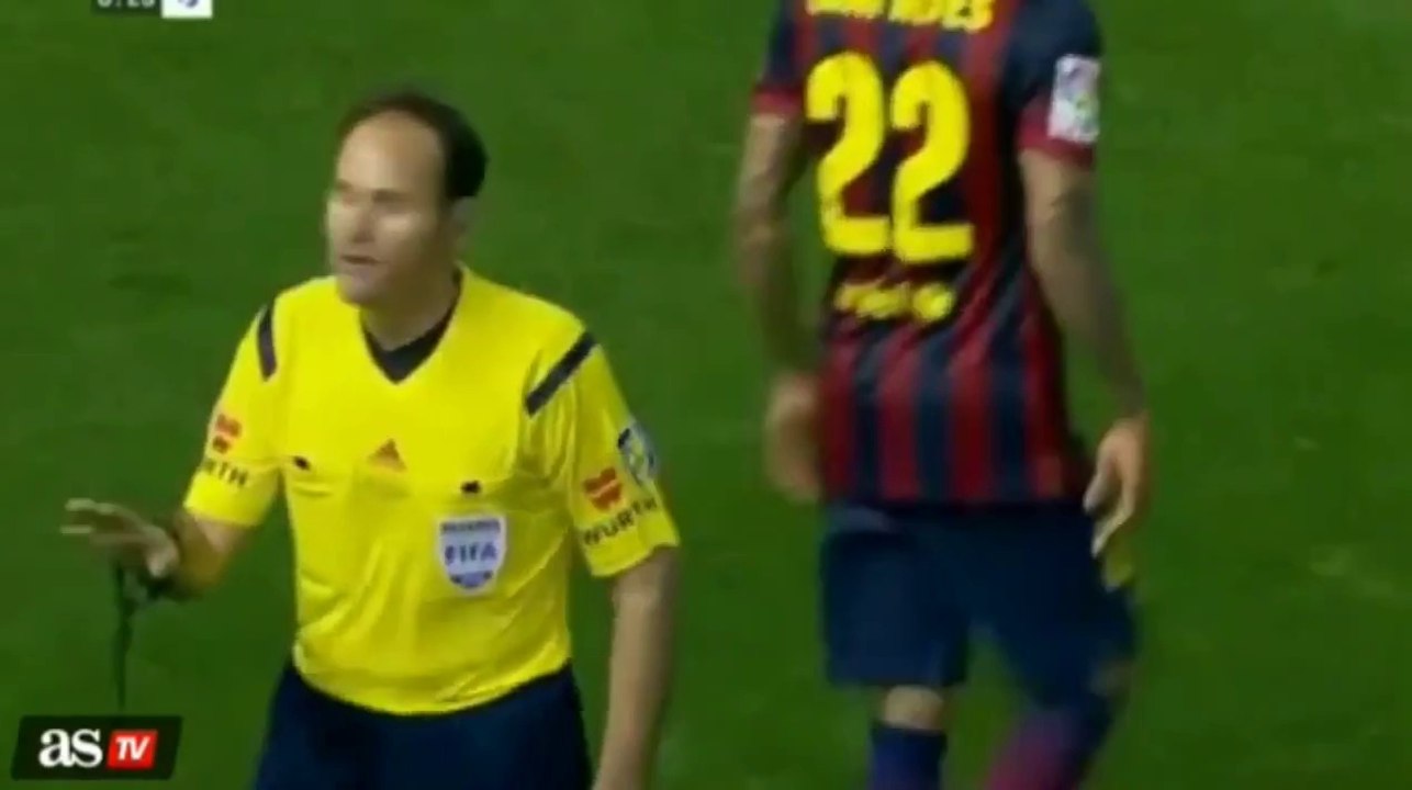 Dani Alves throws the ball in Luka Modric face 2014