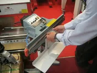 SP 603-A PFS-40cm ve 60cm Pinomatik Yayaklı Yapıştırma Makinesi