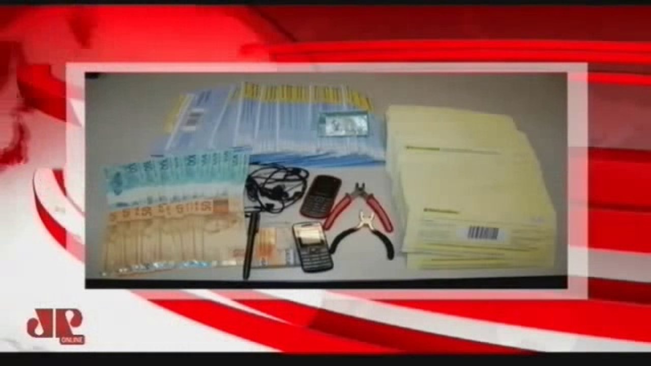 Ladrão usa pen drive para roubar caixa eletrônico