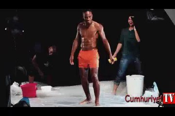 Drogba iç çamaşırı ile poz verdi