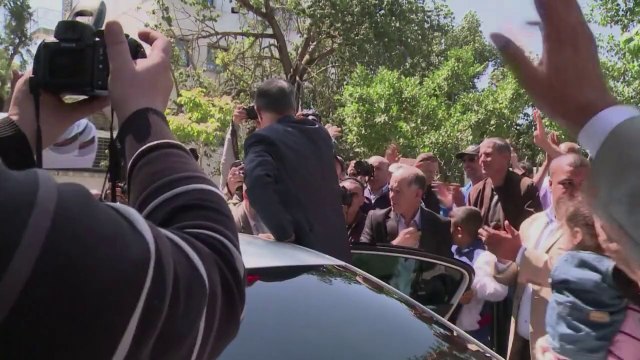 Algérie: Benflis vote à l'élection présidentielle