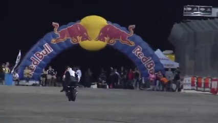 Motosiklet ile yapılan Muthis Gosteri