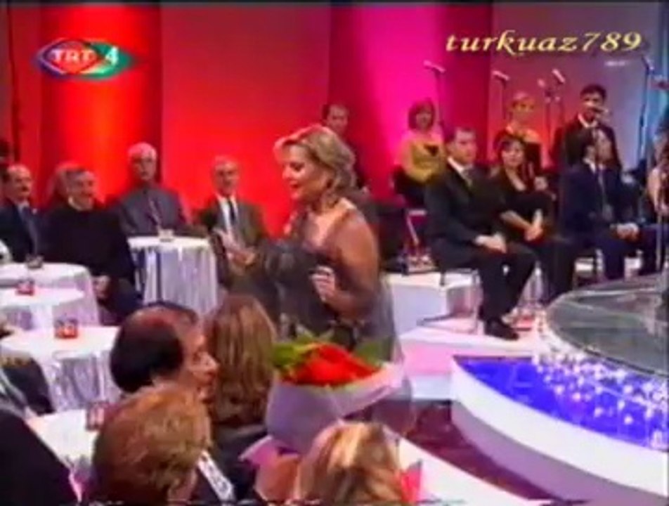 Müşerref AKAY-Kapıldım Gidiyorum Bahtımın Rüzgârına