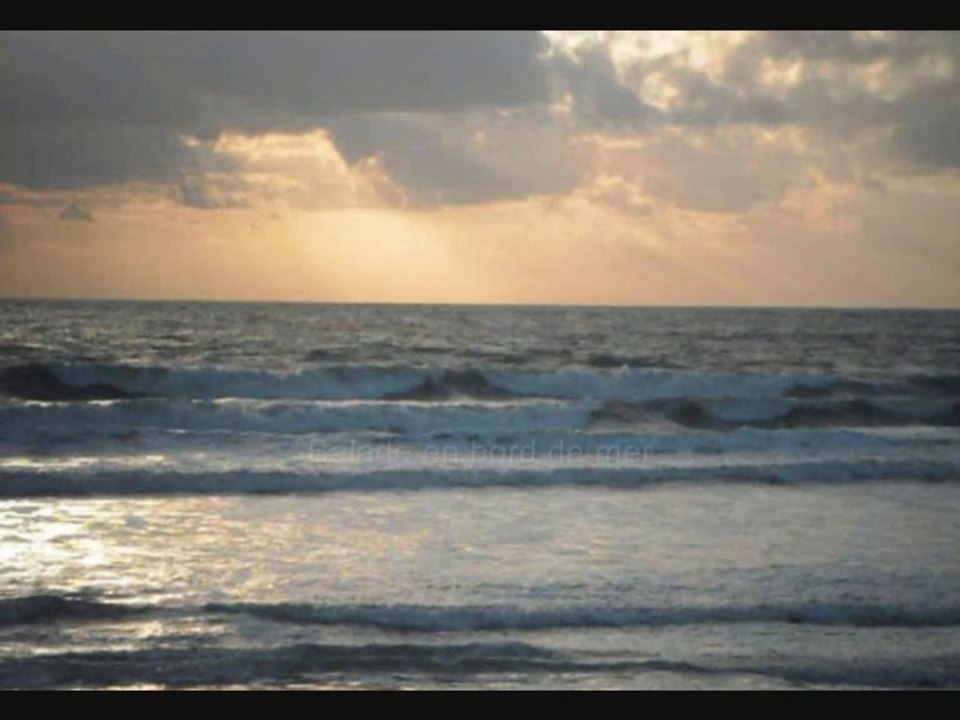 Une balade au son des vagues - Bord de mer