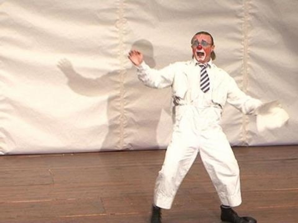 Une troupe de clowns ukrainienne à Paris - 17/04