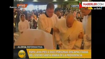 Papa Engellilerin Ayaklarını Yıkadı