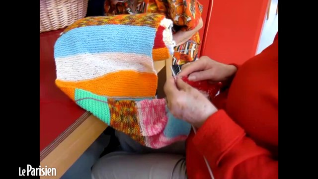 Elles vont recouvrir Bezons (95) de tricot