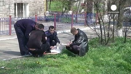 Ukraine : manifestation pro-russe après l'attaque à Marioupol