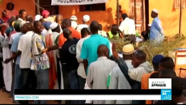 Journal de l'Afrique - Présidentielle algérienne : Abdelaziz Bouteflika vote en fauteuil roulant