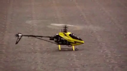 Maket Helikopterin Mükemmel Manevraları