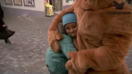 İnsanlığın İki Büyük Ortak Noktası: Sevgi ve Ön Yargı (Türkçe Altyazılı)