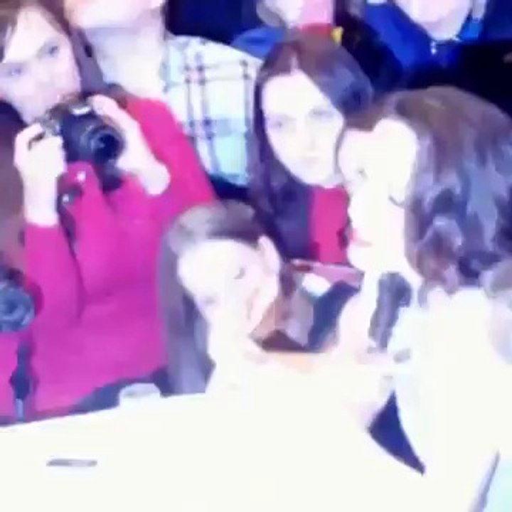 Встреча с фанатами и разбор подарков