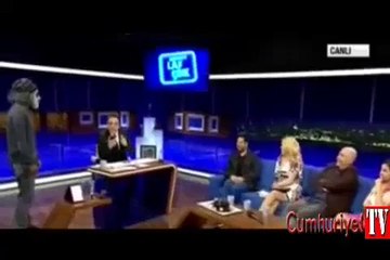 Mesut Yar'a canlı yayın sürprizi: Büyük bir delilik yaşıyorum