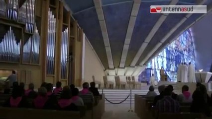 17.04.14 San Giovanni Rotondo, messa in Coena Domini con piccoli pazienti del centro riabilitazione