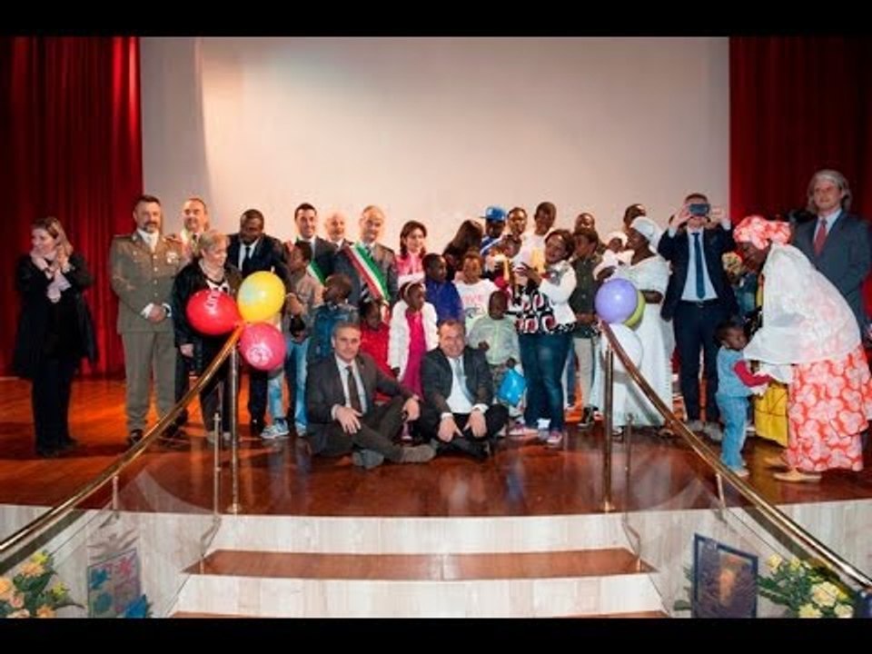 Aversa (CE) - Cittadinanza onoraria a bimbi stranieri (15.04.14)