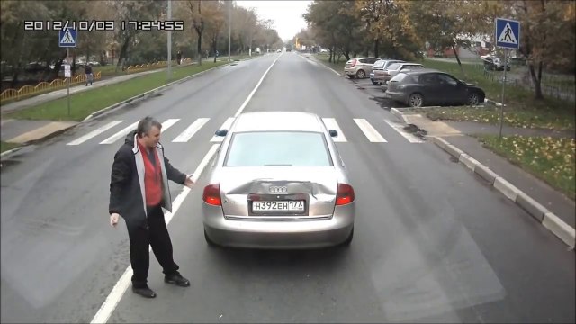 Truck VS Car : Dont Give the Finger to a Truck Driver