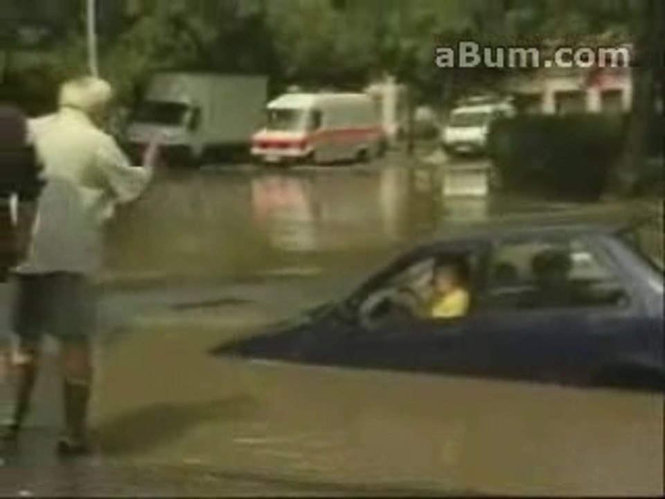 mulher a conduzir