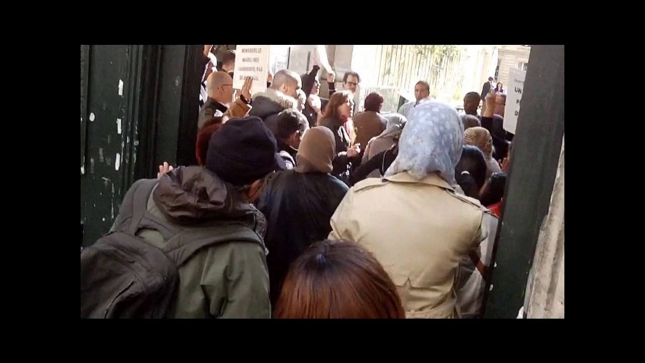 Paris 9ème: les mal-logés rendent visite à Delphine Bürkli