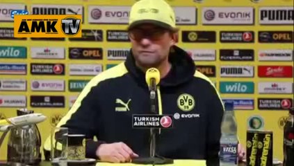 Hızlı adımlarla basın toplantısını terketti...