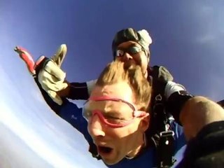 LMAO This guy has an hilarous reaction ! - Skydiving
