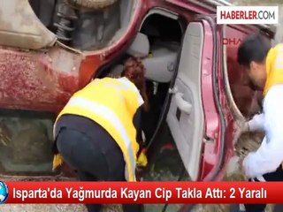 Yağmurda Kayan Araç Takla Attı: 2 Yaralı