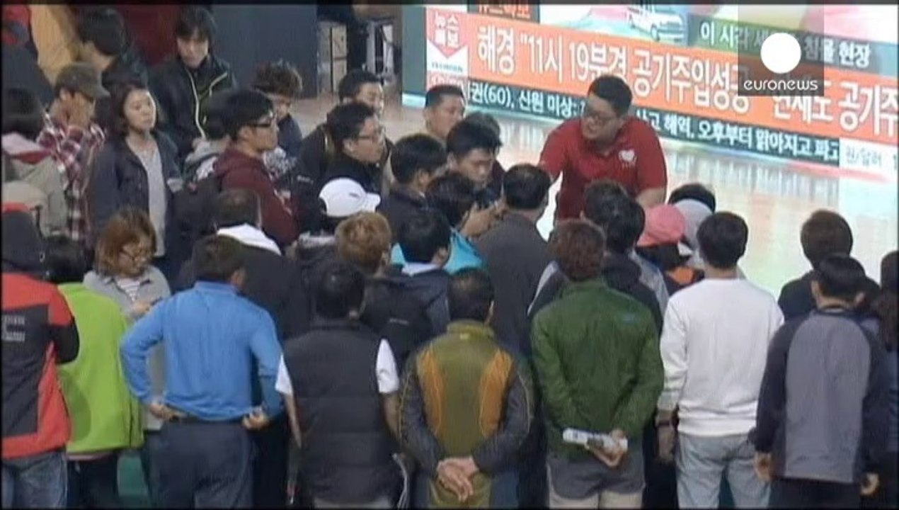 South Korean prosecutors seek arrest of Sewol ferry captain