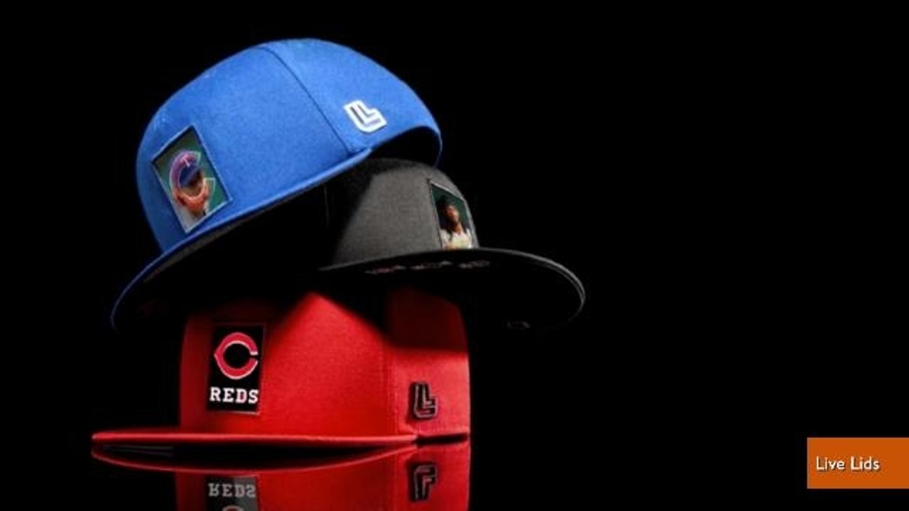 LCD Screen Baseball Cap Lets You Upload And Swi...