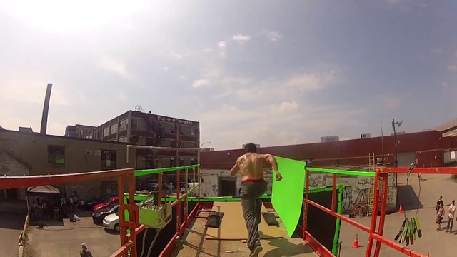 BRICK MANSIONS - Making-of Parkour [VOST|HD1080p]