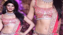 Bollywood Kick Girl Jacqueline Fernandez looks Awesome & Gorgeous during walks the ramp at Aamby Valley India Bridal Fashion Week IBFW 2013