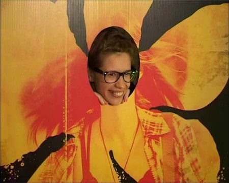 Bollywood Funny Babe Kalki Koechlin poses & Makes Fun During premiere of Bollywood Movie That Girl in Yellow Boots