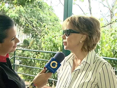 Artistas venezolanos despidieron a Mayra Alejandra en Cementerio del Este