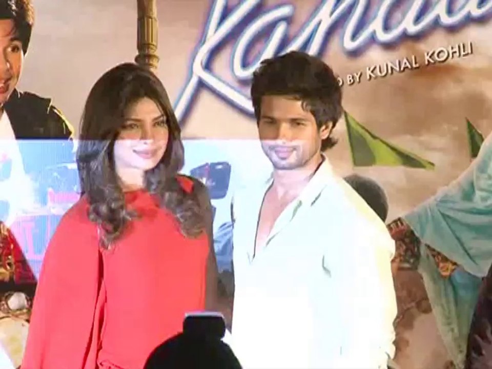 Bollywood Cat Girl Priyanka Chopra with Super Star Shahid Kapoor at first look launch of Bollywood Movie TERI MERI KAHAANI