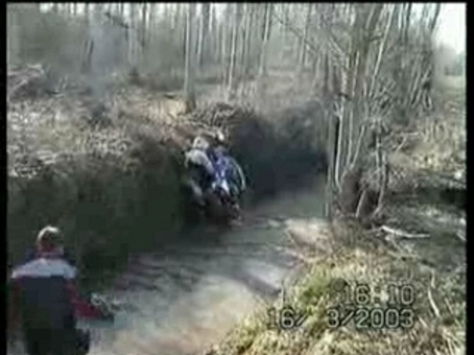 dany dans le ruisseau