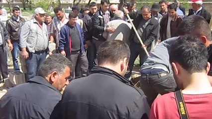 Memoli Net Cafe kenan GÜNEŞ kasabamızdaki cenazelerin defin görüntüleri