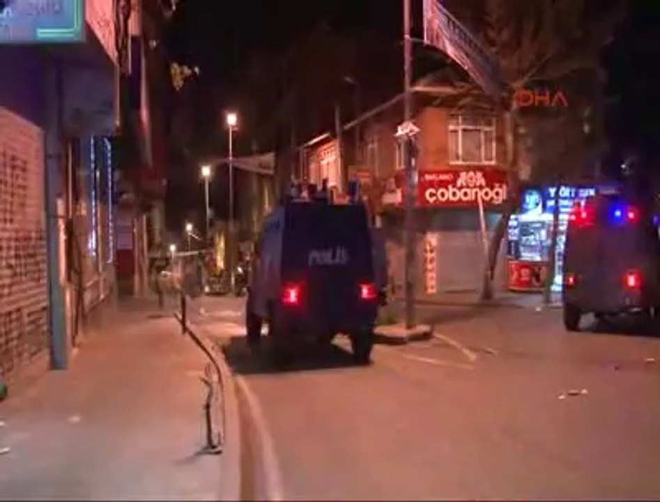 Polisten göstericiye: Gerizekalı nereye atıyorsun? www.halkinhabercisi.com