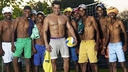 Salman Khan Strips SHIRTLESS For His Clothing Brand!