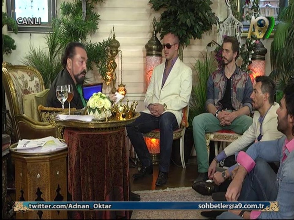 Recep Tayyip Erdoğan,Bağnazlara ve Türkiye'yi Bölmek İsteyenlere Meydanı Bırakmasın.Başbakan Olarak Devam Etsin.Millet Arkasında. Adnan OKTAR